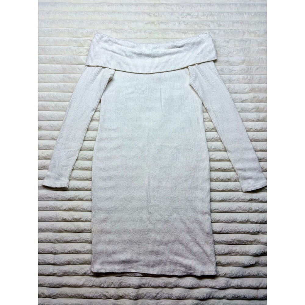Hello MIZ Off-Shoulder Knit Dress - White